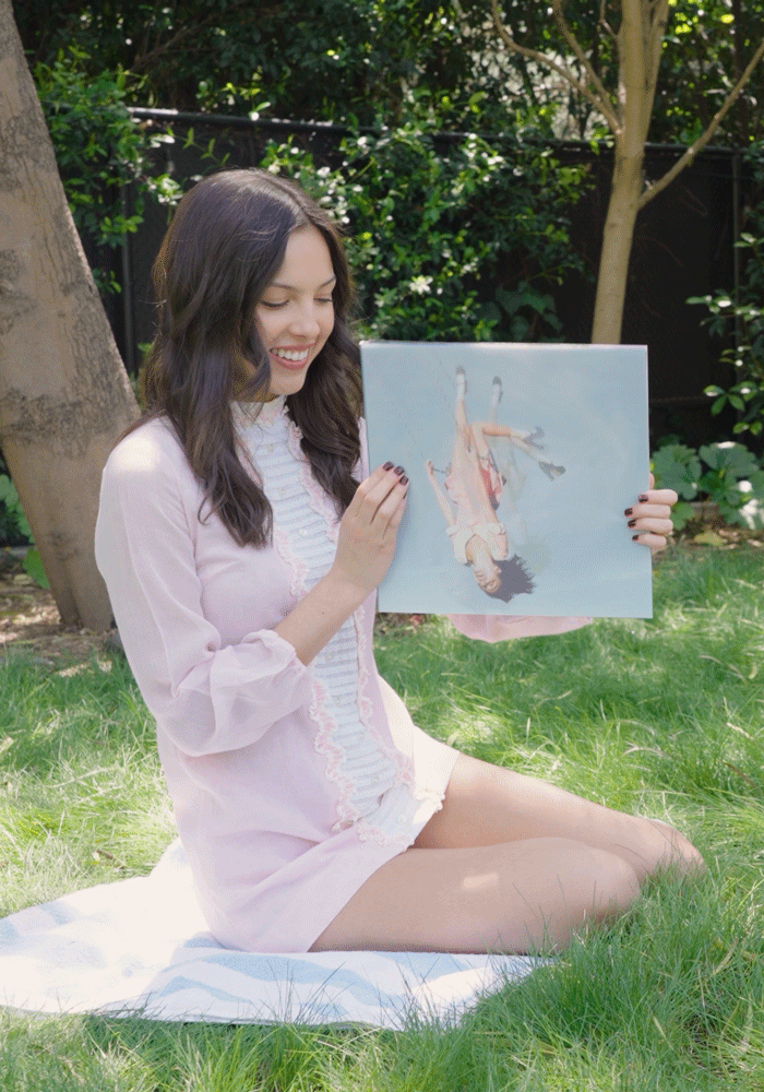 PRÉ-VENDA Olivia Rodrigo - you seem pretty sad for a girl so in love - LP exclusivo rosa 'feminine intuition' com capa lenticular